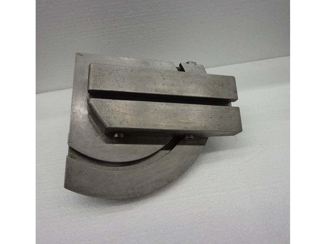 Spares & Accessories/SIMPLE TILTING CORNER IRON ACIERA TYPE F3