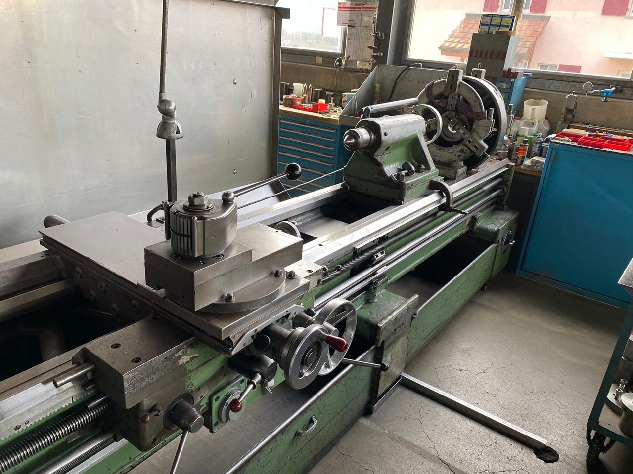Lathes (CNC and Manual)/LEADSCREW LATHE CAZENEUVE TYPE HB-725