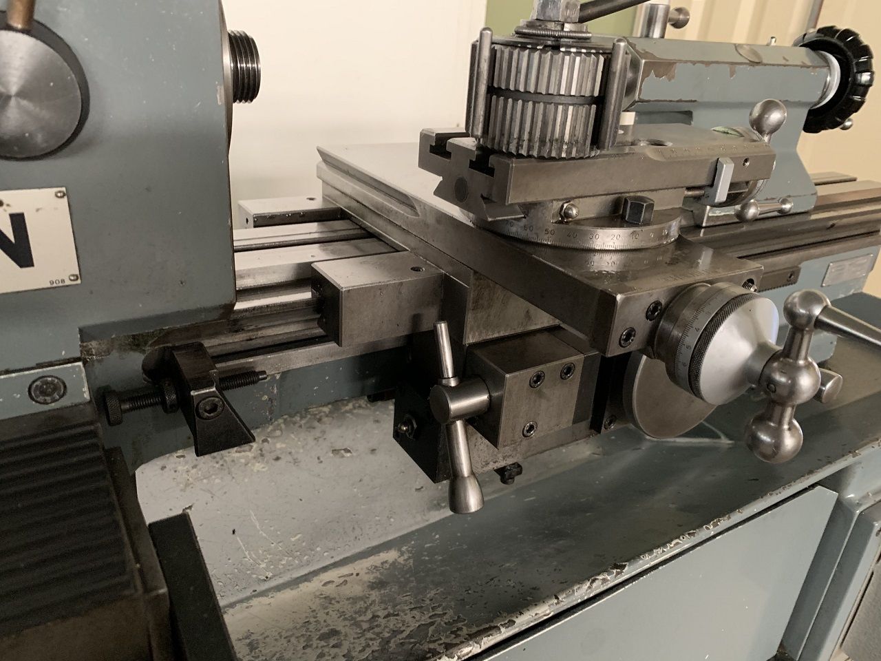 Lathes (CNC and Manual)/LEADSCREW LATHE SCHAUBLIN TYPE 102N-VM W-20