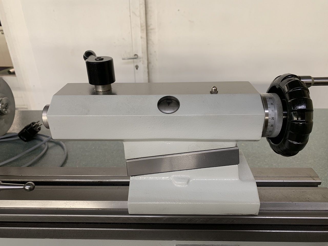 Lathes (CNC and Manual)/TOOLROOM LATHE SCHAUBLIN TYPE 102N TO W-20