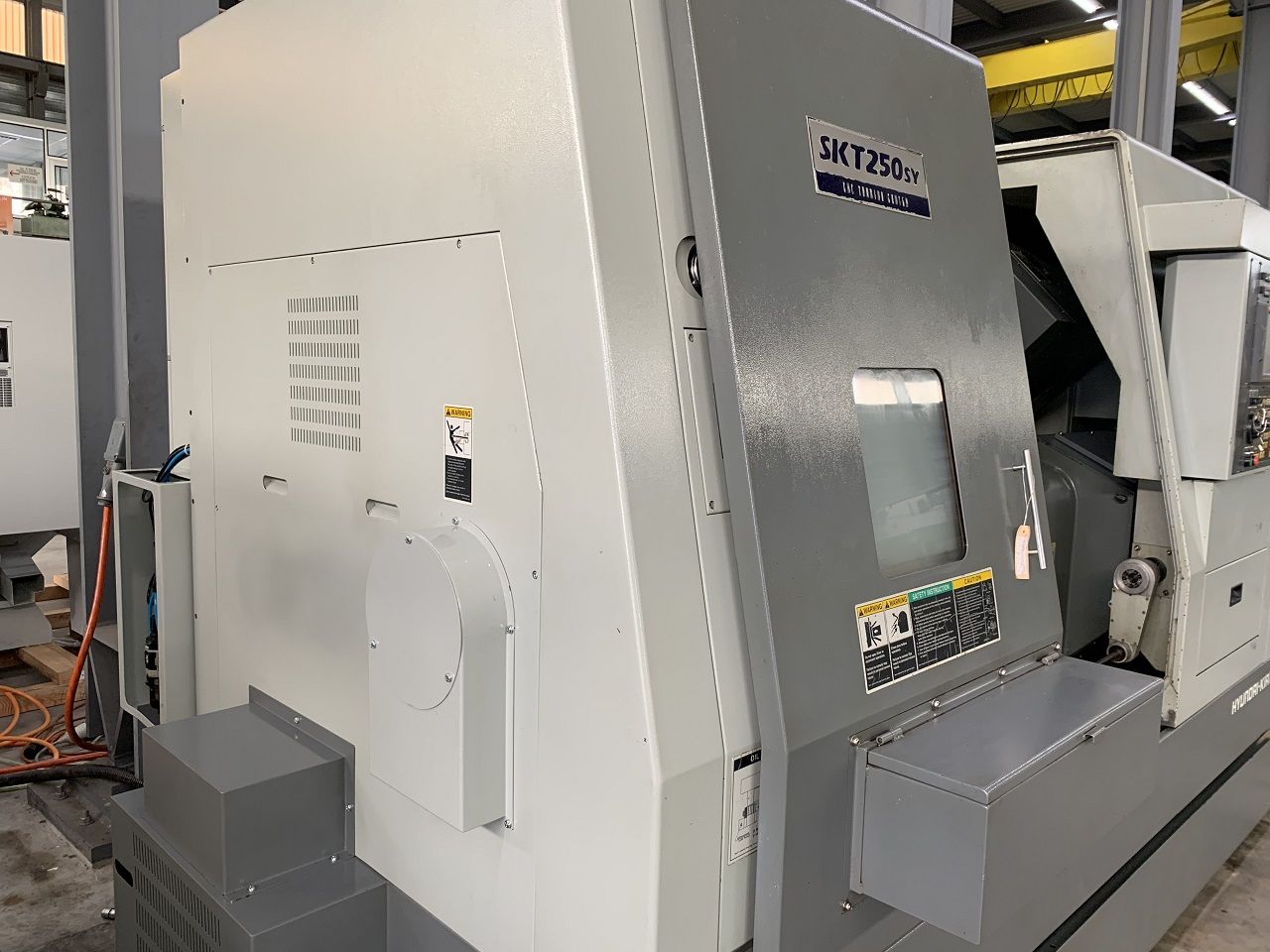 Centre Lathes/TURNING CENTER HYUNDAI TYPE SKT 250 SY