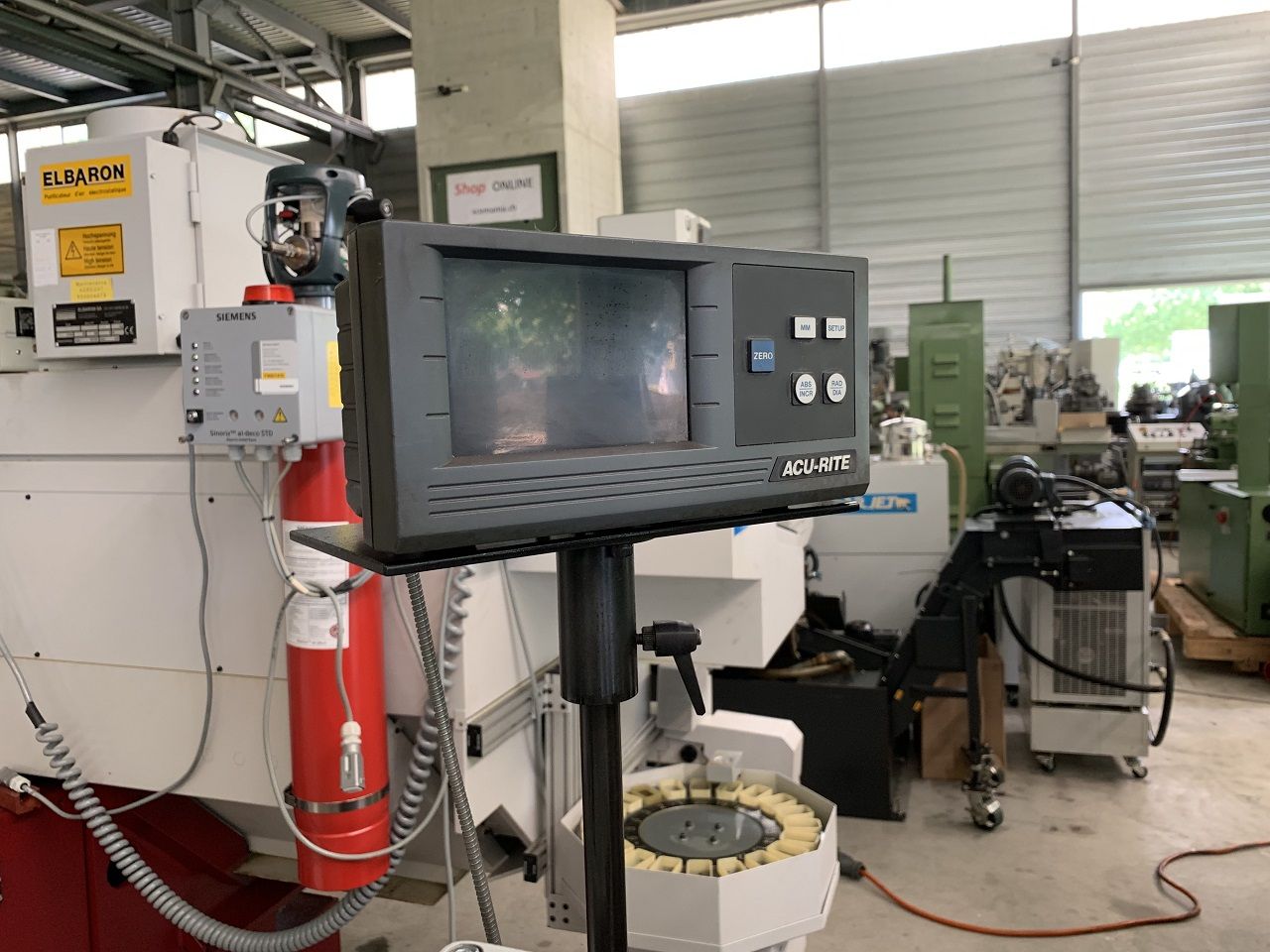 Cylindrical Grinders/CYLINDRICAL GRINDING MACHINE TSCHUDIN HTG-300