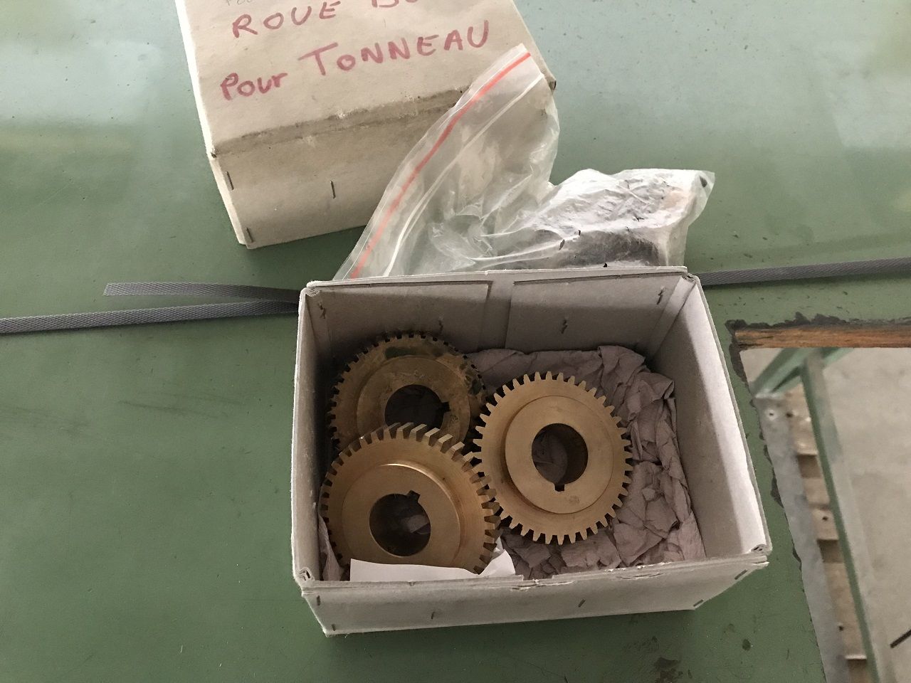 Polishing/EBARBING MACHINE