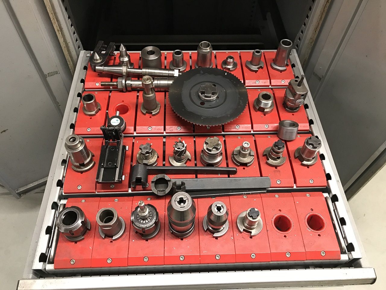 Milling/UNIVERSAL MILLING MACHINE SCHAUBLIN TYPE 22