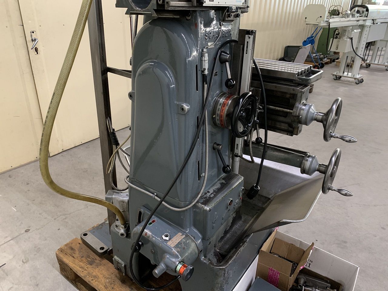 Milling/UNIVERSAL MILLING MACHINE SCHAUBLIN TYPE 13