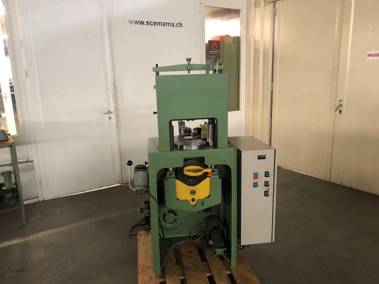 Presses (General)/PRESS ESSA TYPE REB8