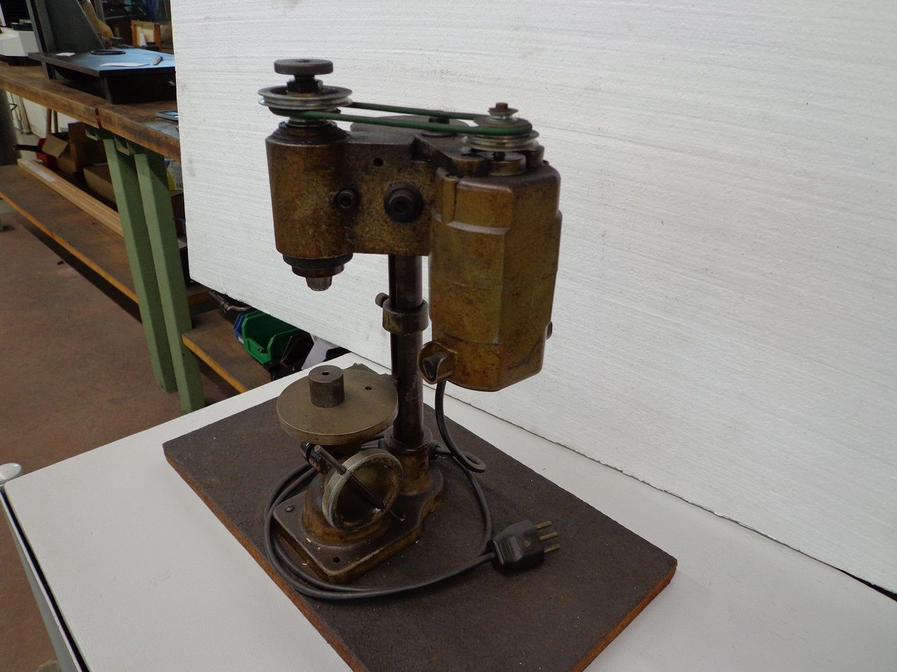 Milling/TABLE MILLING MACHINE B-8
