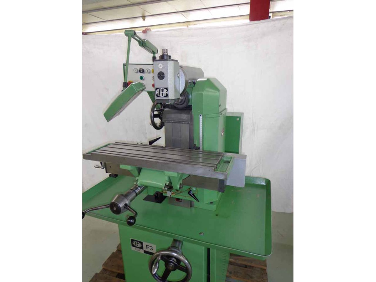 Milling/UNIVERSAL MILLING MACHINE ACIERA F-3