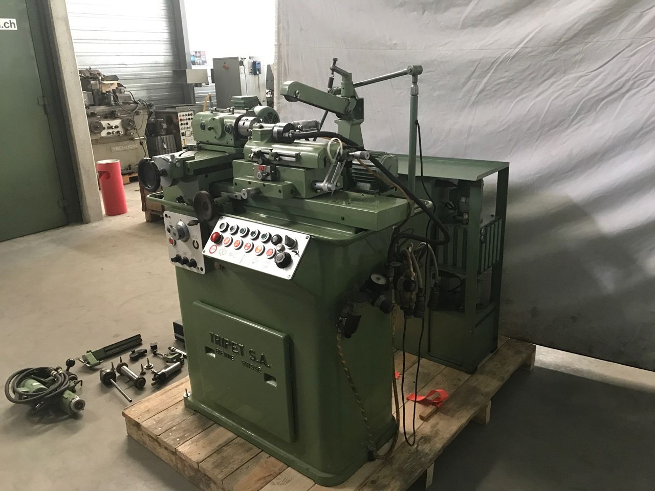 Cylindrical Grinders/CYLINDRICAL GRINDING MACHINE TRIPET TYPE MUR 100