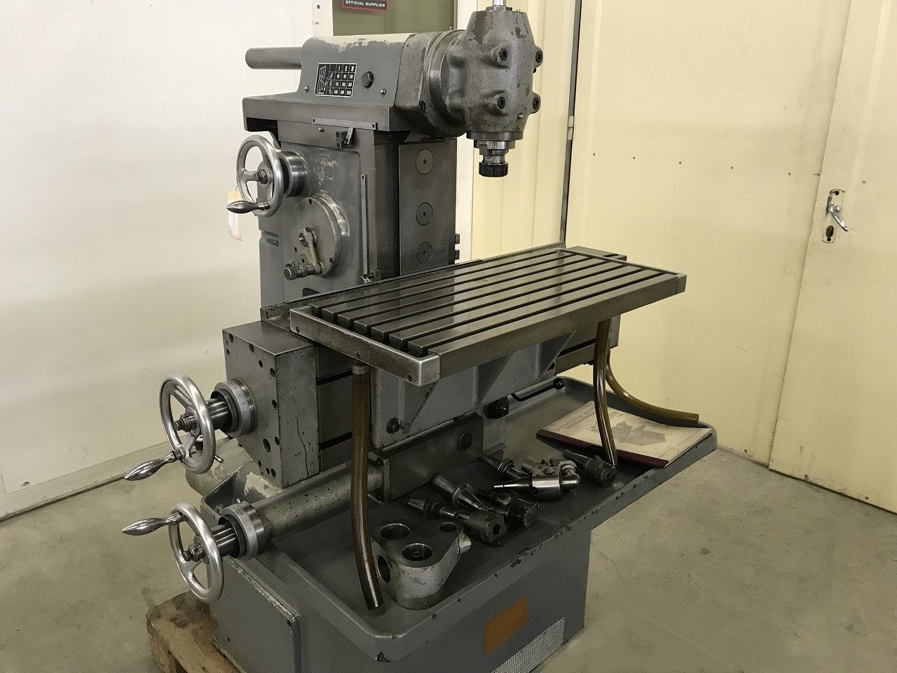 Milling/UNIVERSAL MILLING MACHINE SIXIS S-103
