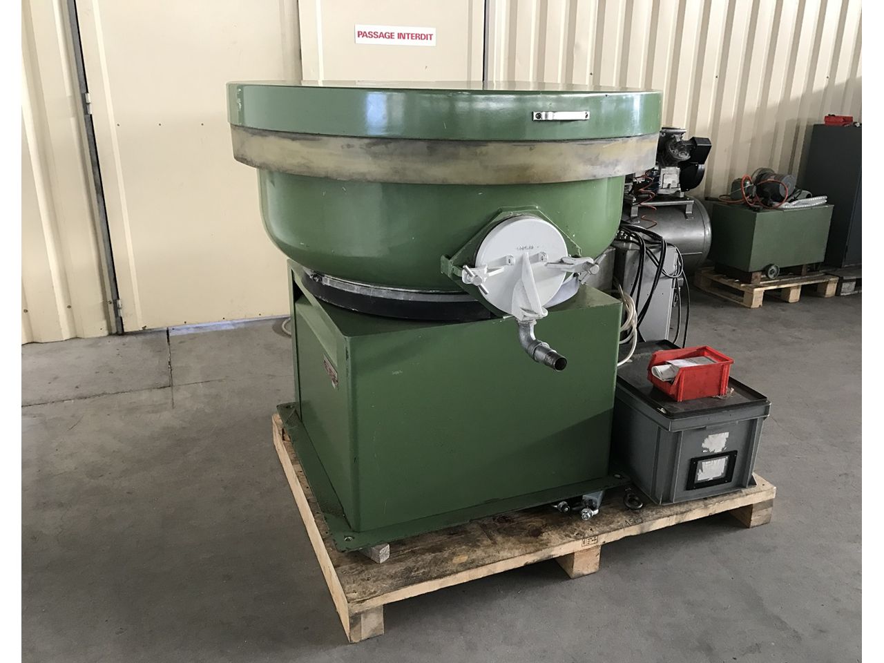 Polishing/VIBRATOR TROWAL CVE 225