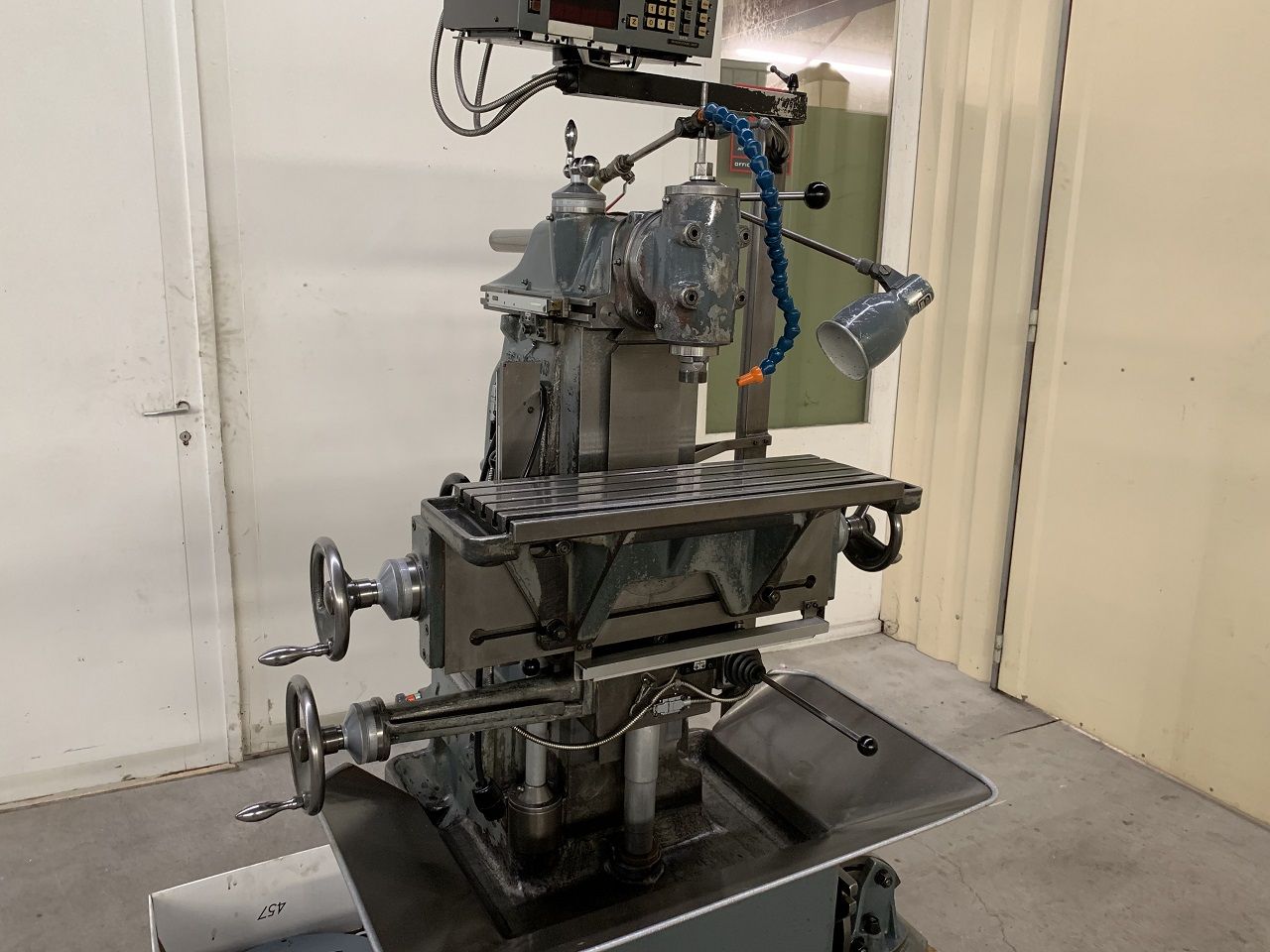 Milling/UNIVERSAL MILLING MACHINE SCHAUBLIN TYPE 13