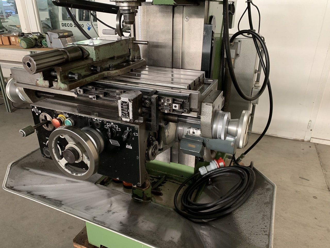 Milling/UNIVERSAL MILLING MACHINE SCHAUBLIN TYPE 22