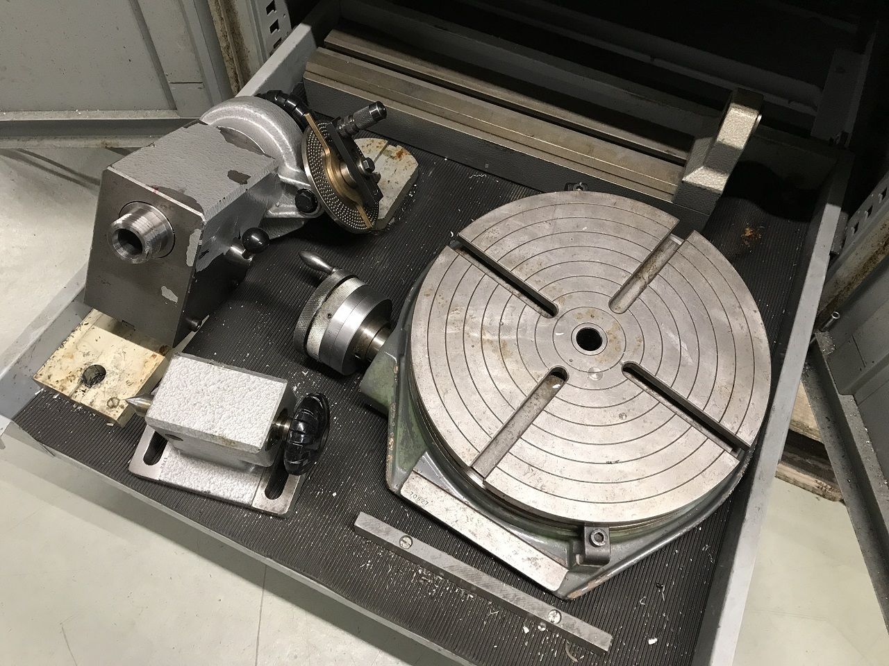 Milling/UNIVERSAL MILLING MACHINE SCHAUBLIN TYPE 22