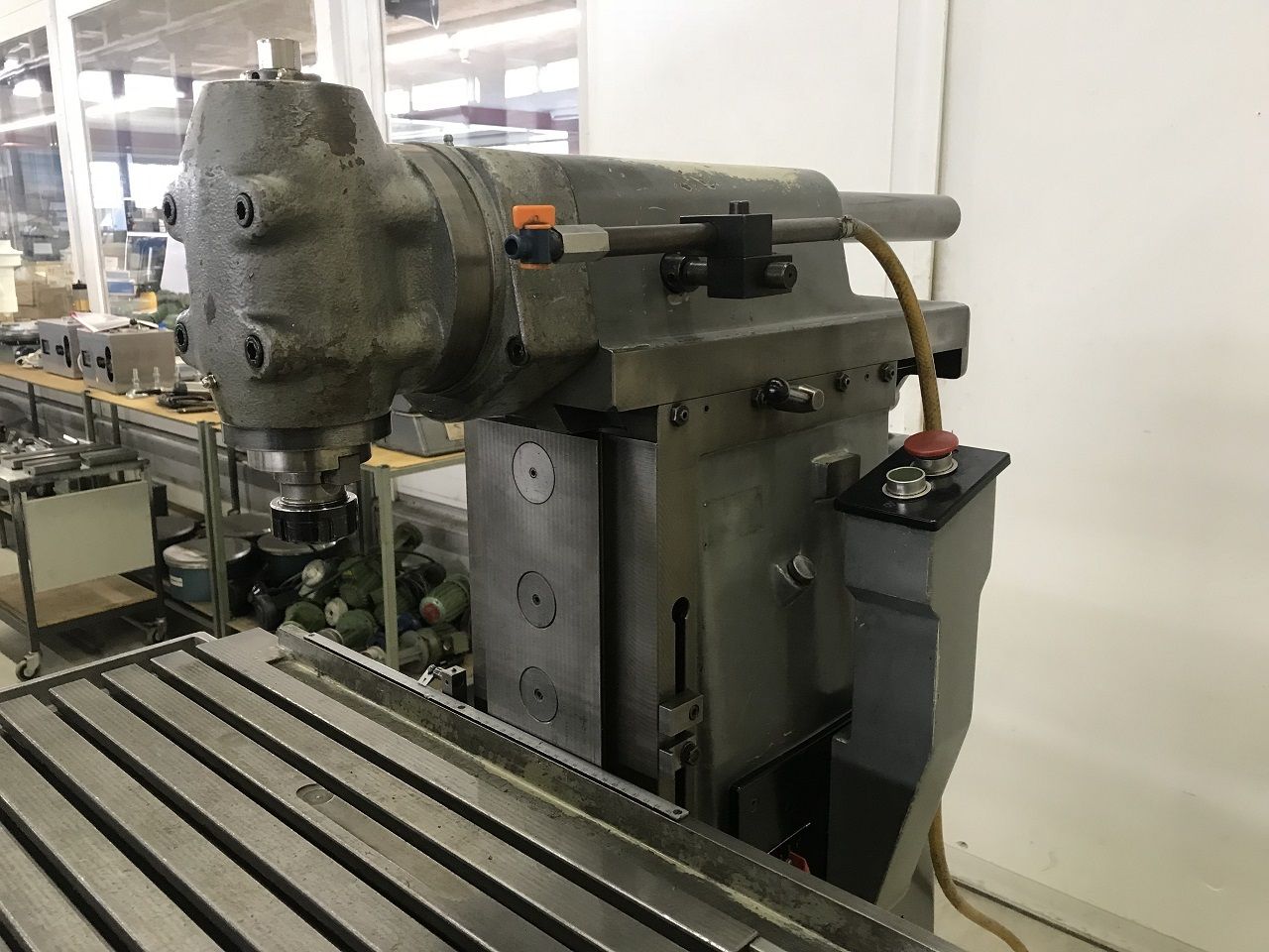 Milling/UNIVERSAL MILLING MACHINE SIXIS S-103