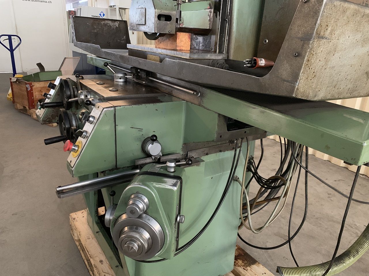 Surface Grinders/SURFACE GRINDING MACHINE JAKOBSEN TYPE SJ-824