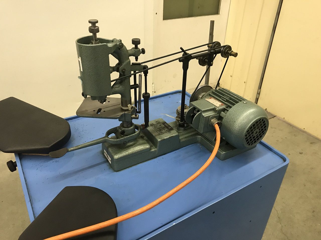 Drilling (General)/DRILLING MACHINE BLOESCH TYPE I