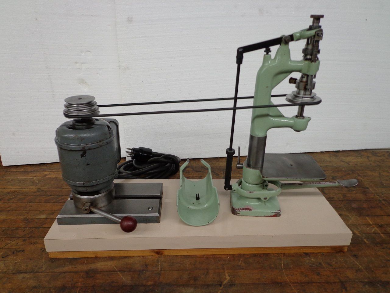 Drilling (General)/DRILLING MACHINE BLOESCH TYP II-A