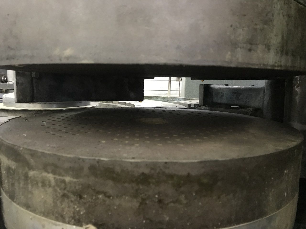Surface Grinders/DOUBLE SURFACE GRINDING DISKUS DDS 457 R