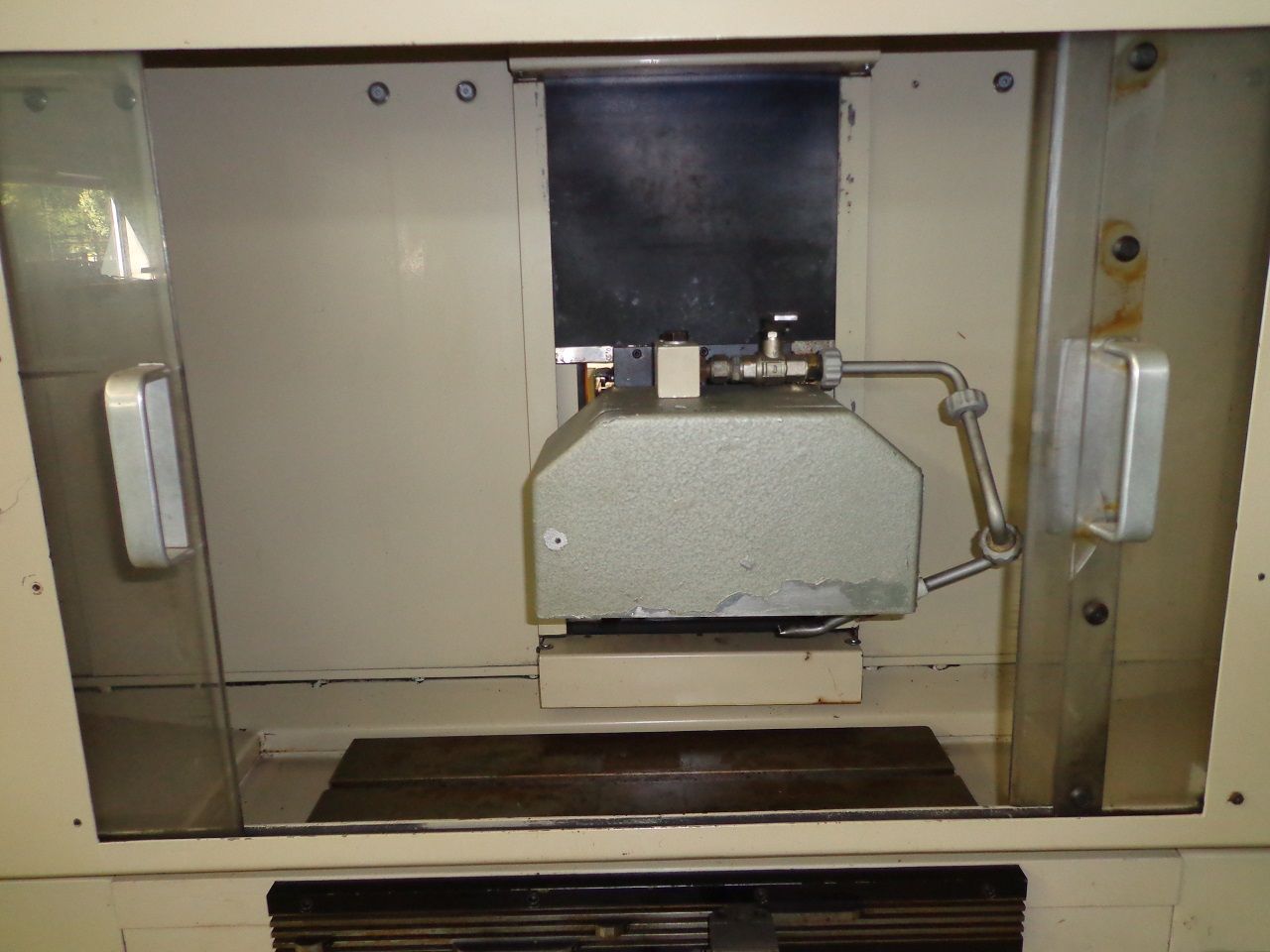 Surface Grinders/SURFACE GRINDING MACHINE SAFAG TYPE 3025 HV