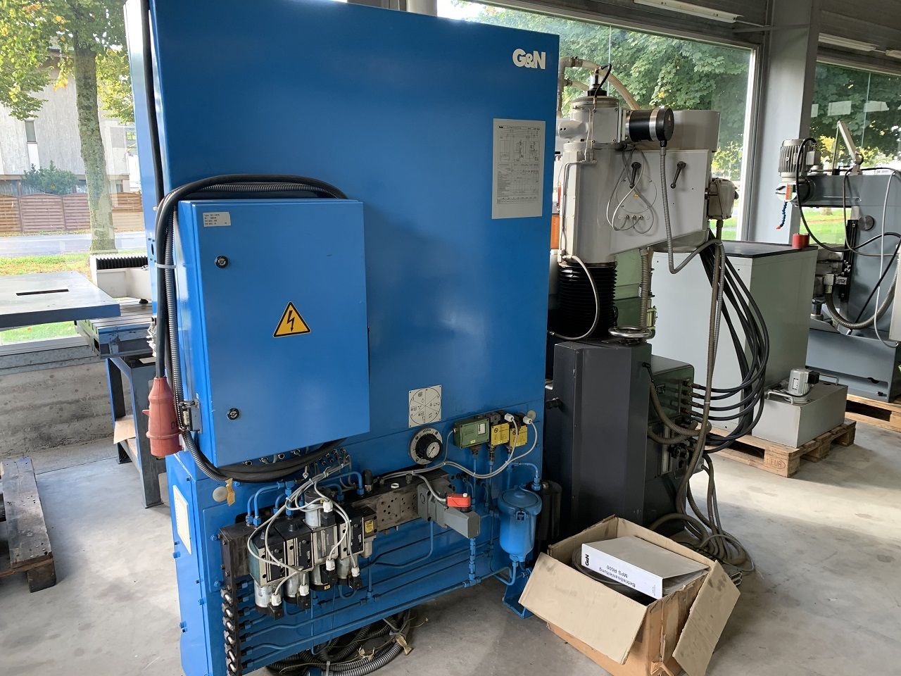 Surface Grinders/SURFACE GRINDING MACHINE MUELLER MPS-R 600