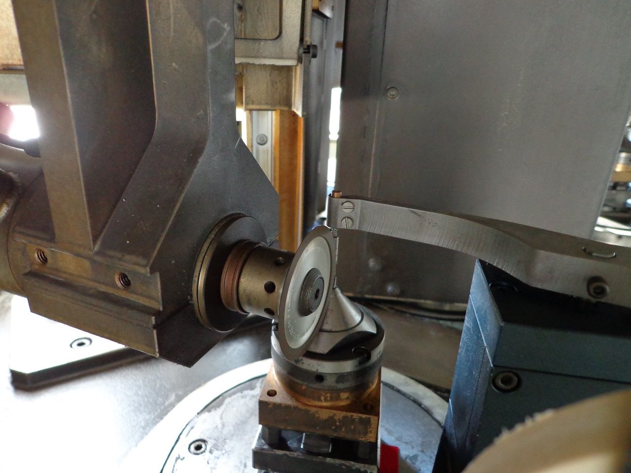 Grinding/GRINDING MACHINE FOR ESCAPE-WHEEL ARCOMEC ARCO-MTR