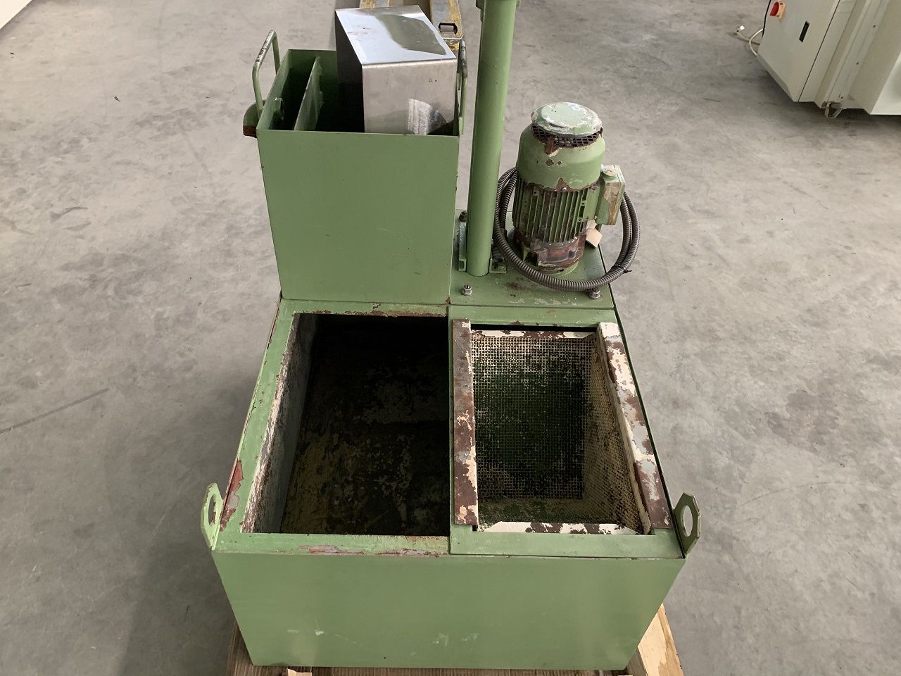 Miscellaneous/COOLANT DEVICE TRIPET MHPE-500