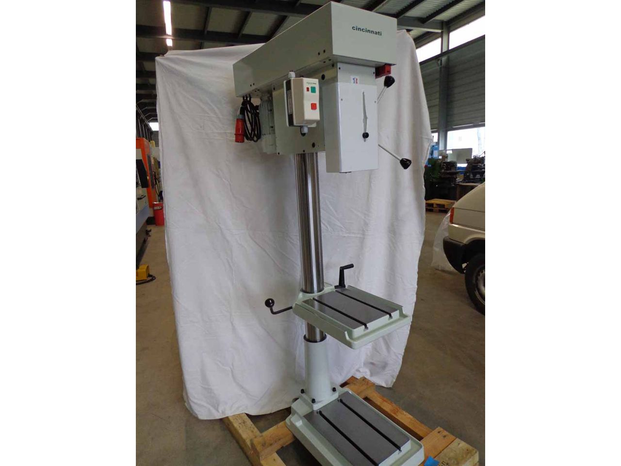 Column-Type Drills/COLUMN DRILLING MACHINE CINCINNATI TYPE PC-400 TR