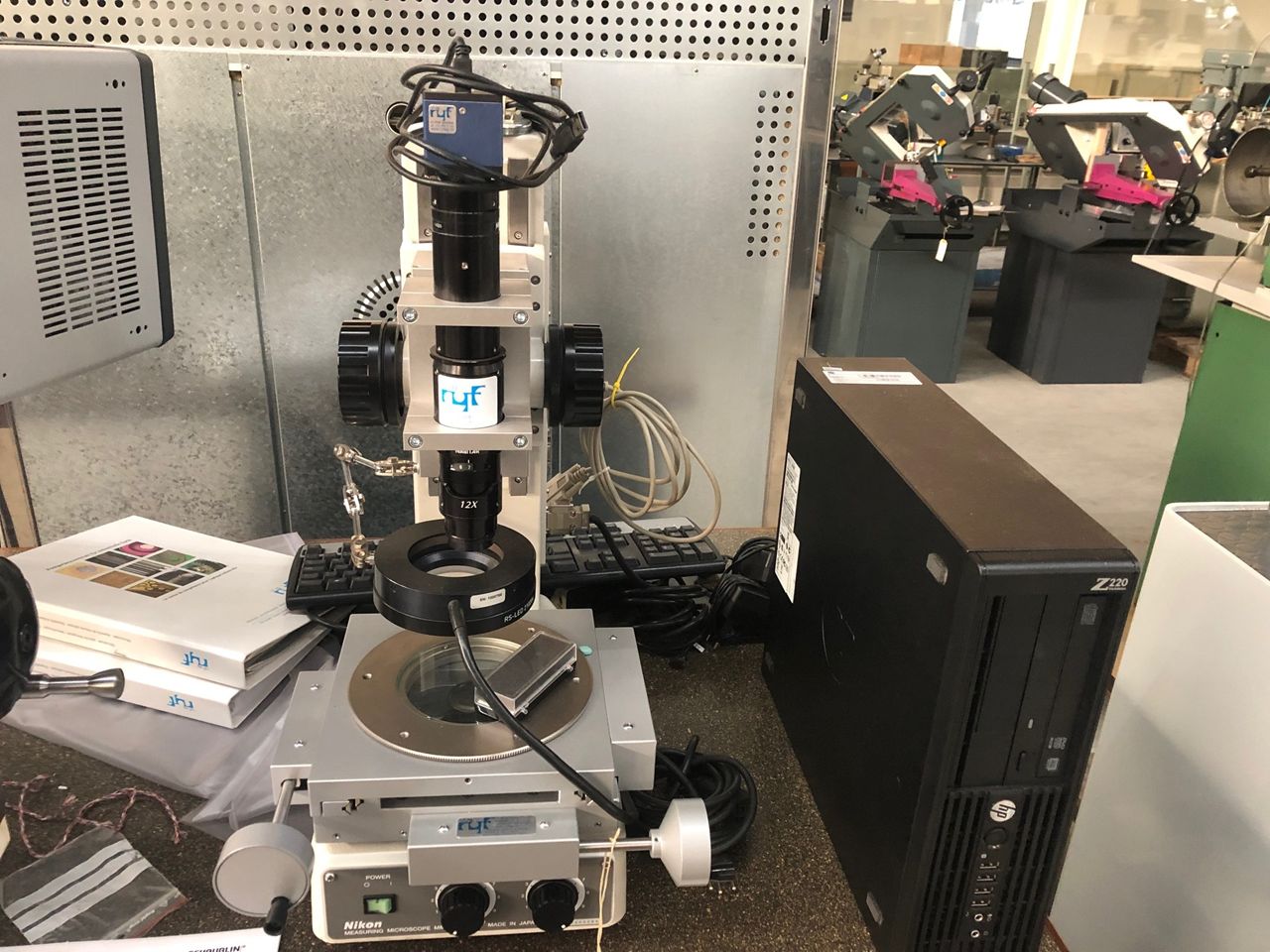 Miscellaneous/MEASURING MICROSCOPE RYF TYPE MM-200