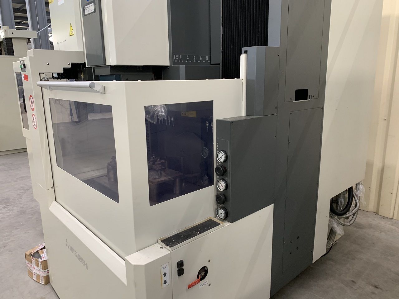 Electro Discharge Machining/ED-SINKING MACHINE MITSUBISHI TYPE EA12-VM