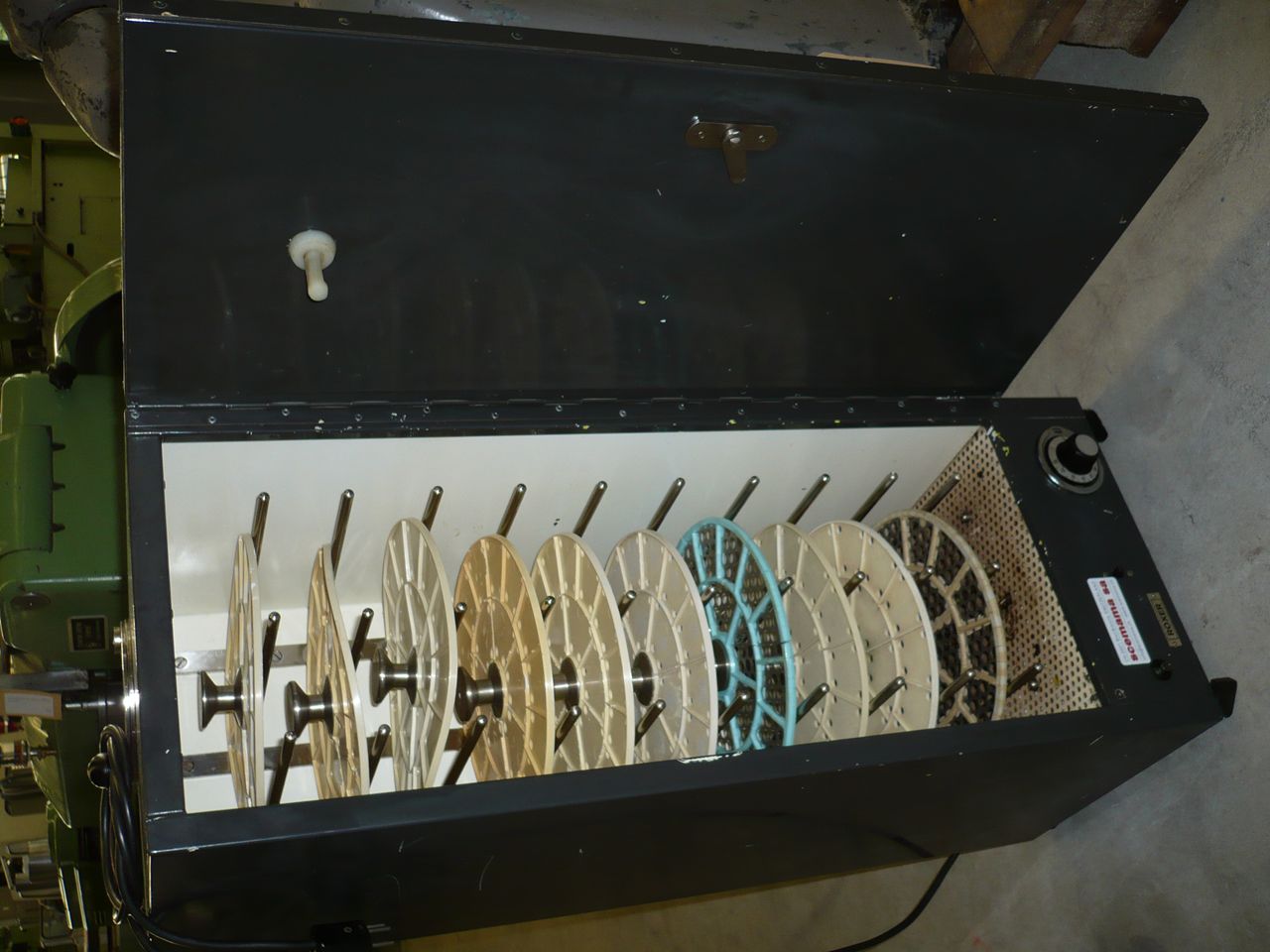 Furnaces/OVING FOR DRYING WATCH CASES ROXER TYPE AEROX