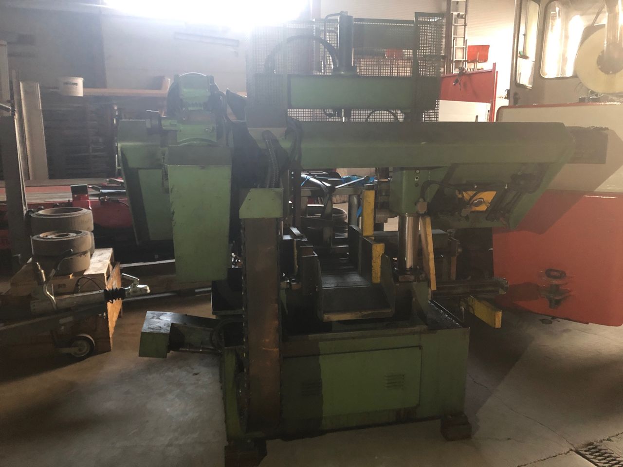 Horizontal Bandsaws/BAND SAWING MACHINE RES TYPE 320 EUROPE