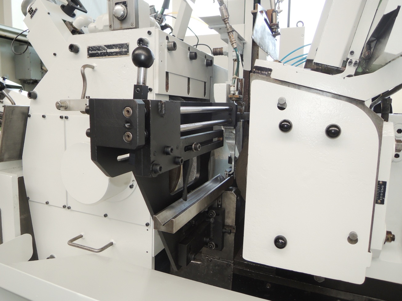 Centreless Grinders/Koenig  &  Bauer Multimat 150 - 5