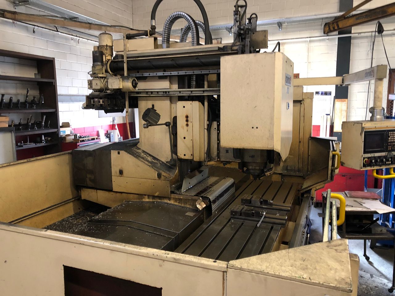 Vertical Machining Centres/VERTICAL MACHINING CENTRE CHIRON TYPE FZ-26-L NC