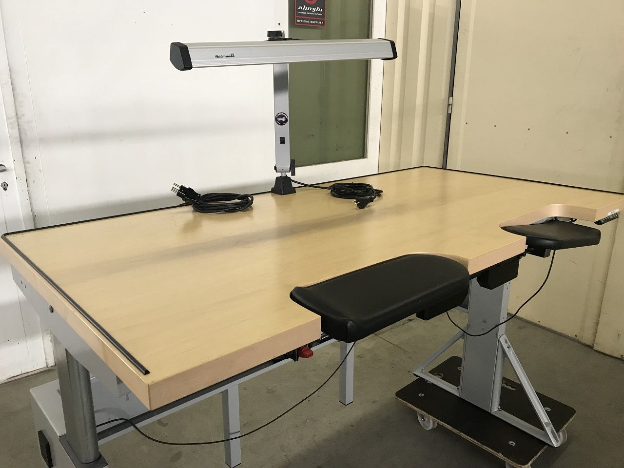 Miscellaneous/WORKTABLE 1600x800