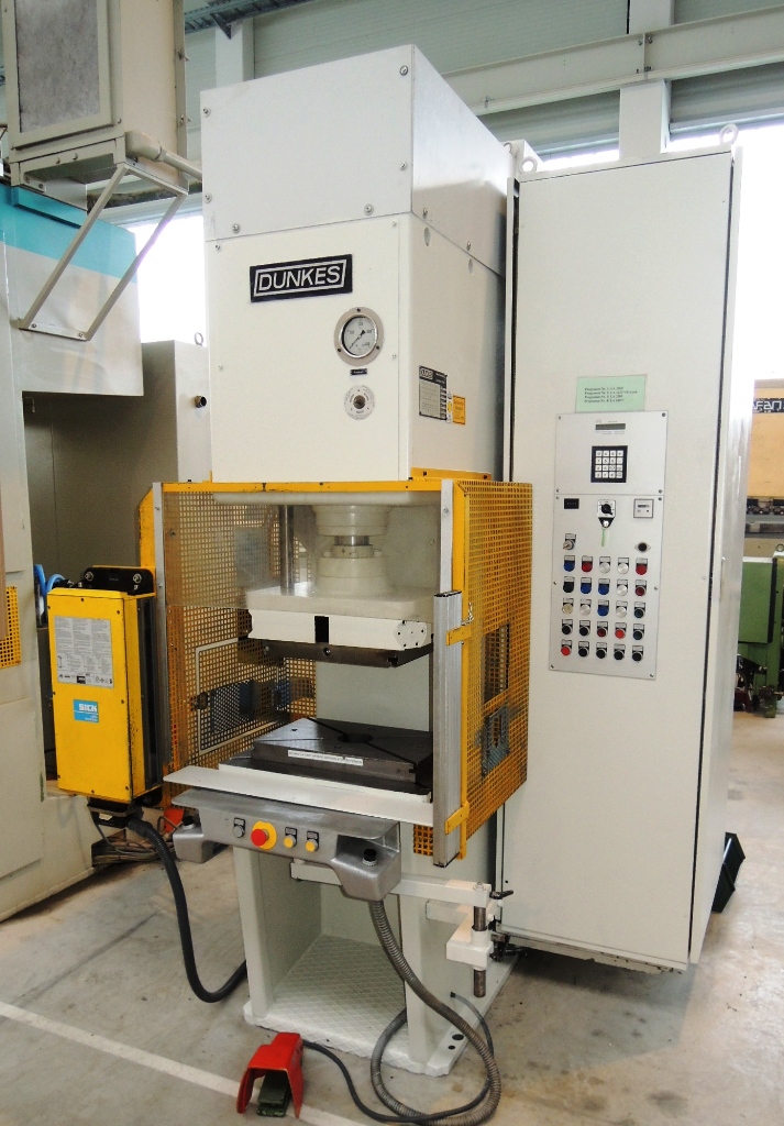 Hydraulic Presses/DUNKES HZS 25 CNC
