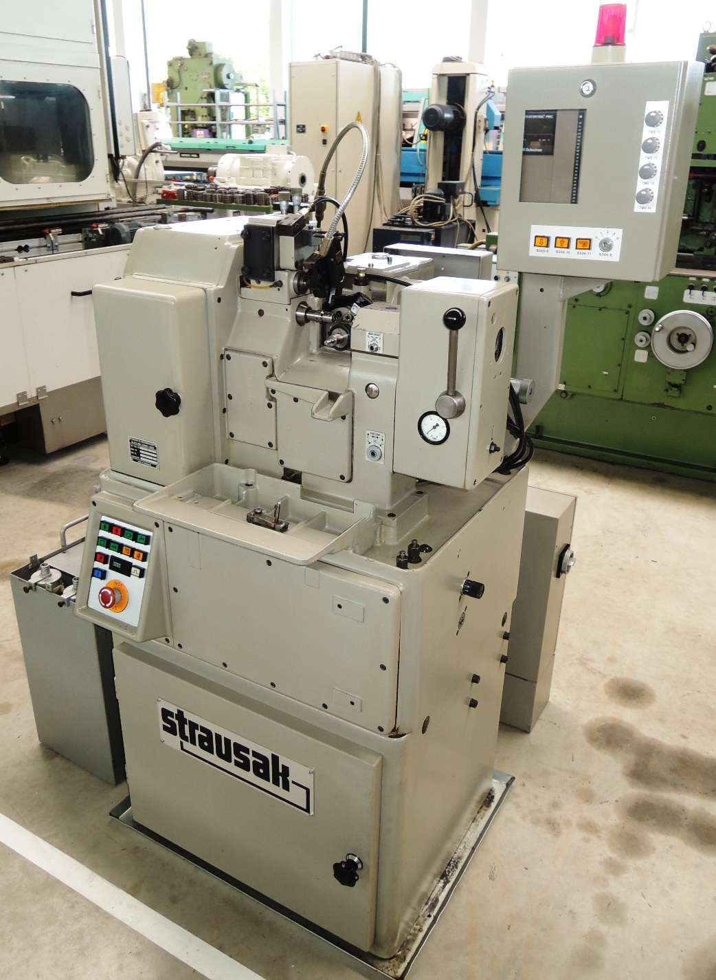 Gear Hobbers/STRAUSAK(CH) 30 SPS