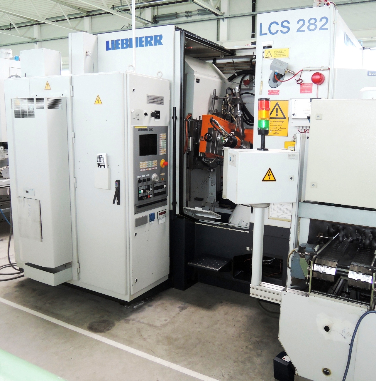 Gear Grinding and Hobbing/LIEBHERR LCS 282