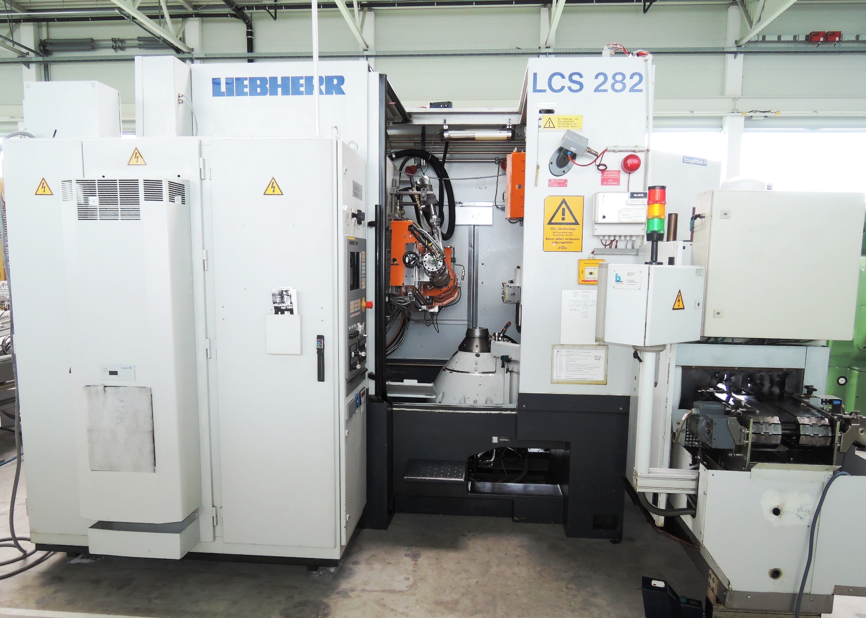 Gear Grinding and Hobbing/LIEBHERR LCS 282