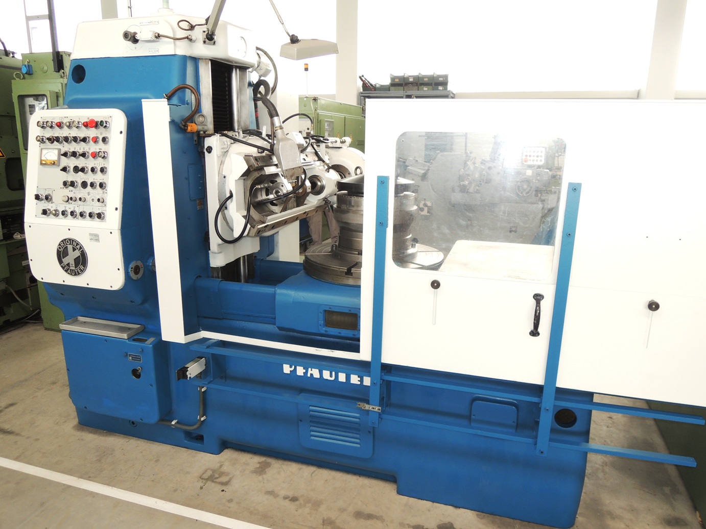 Gear Hobbers/PFAUTER P 900