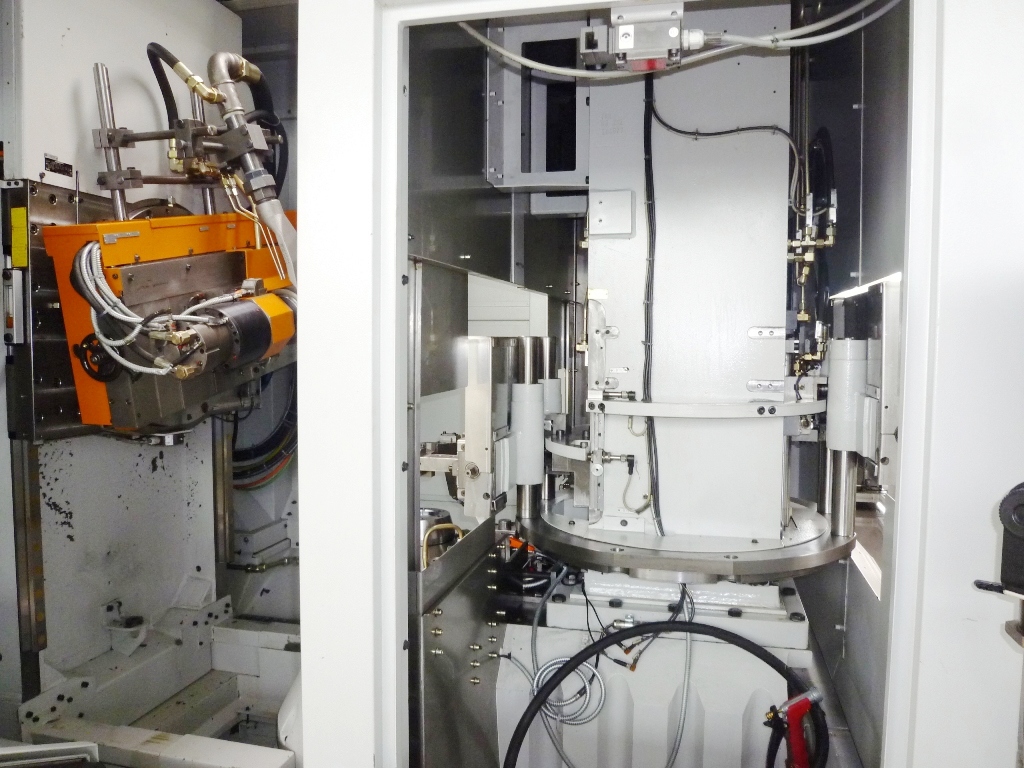 Gear Grinding and Hobbing/LIEBHERR LCS  300