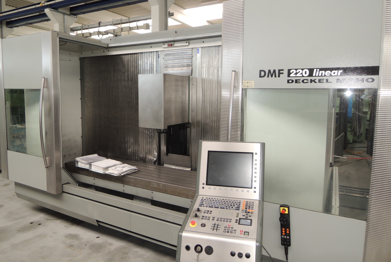 Vertical Mills/DECKEL MAHO DMF 220 Linear