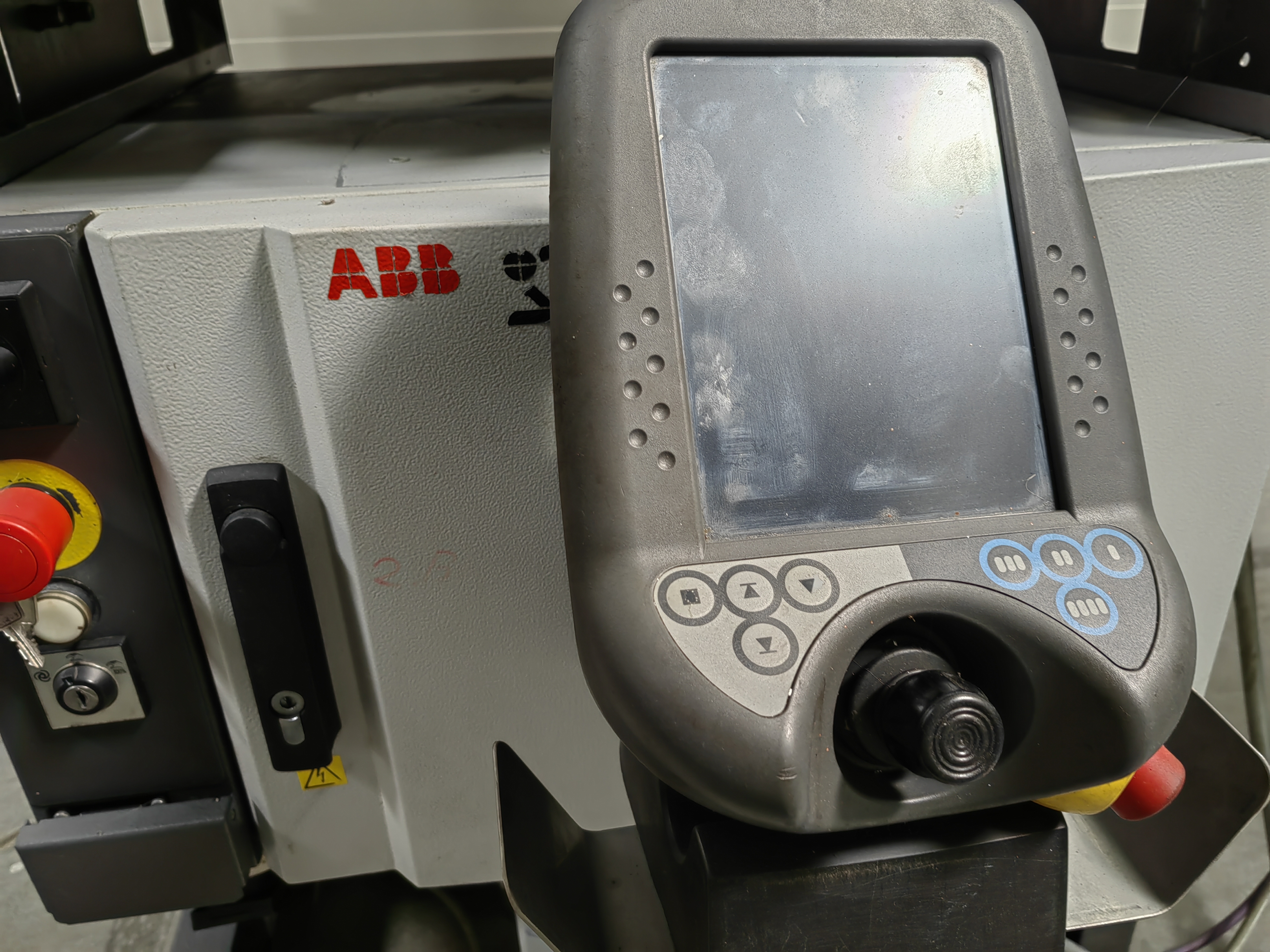 Robots/ABB IRB 140 6-axis robot